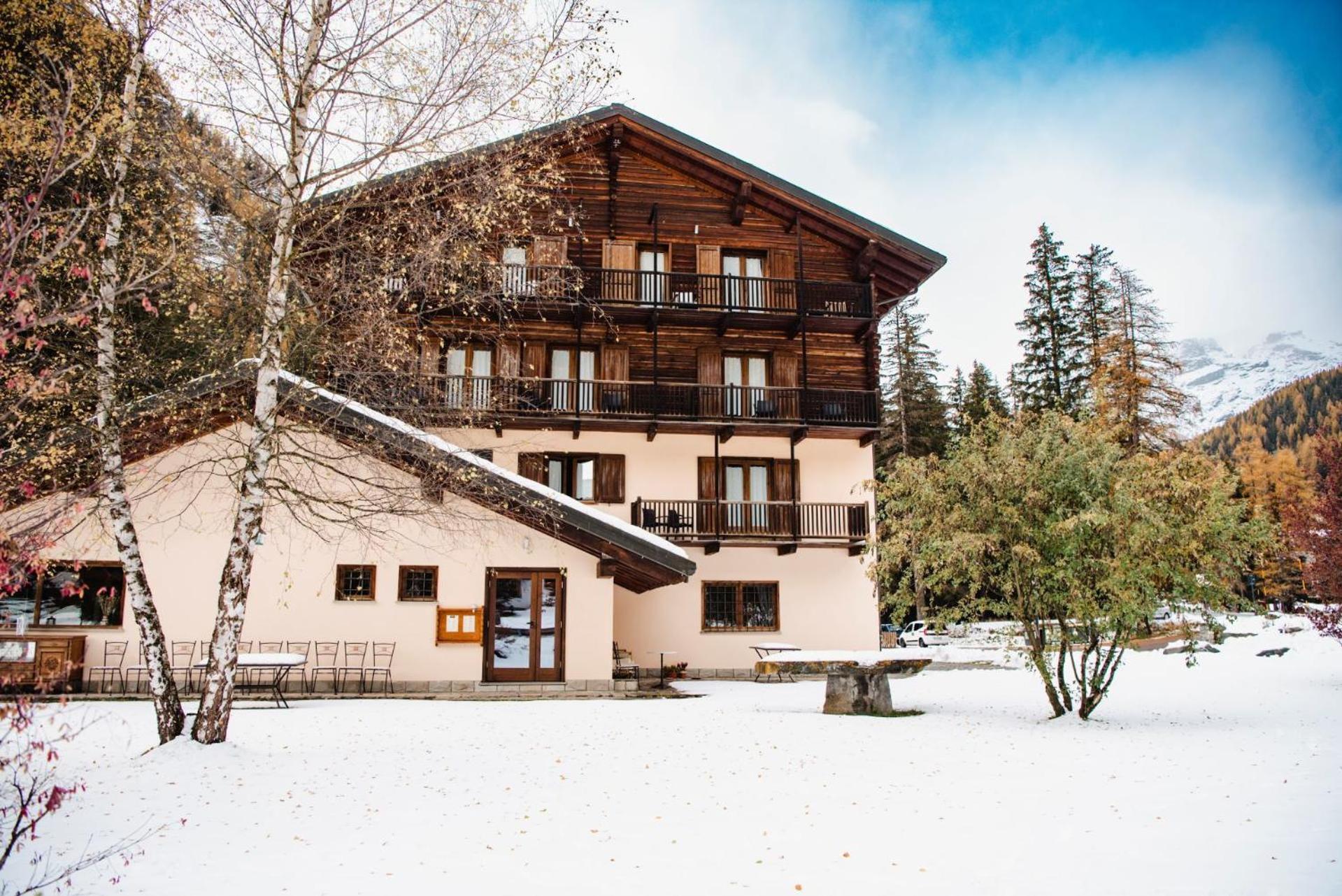 Alpine Forest Hotel تشامبولوك المظهر الخارجي الصورة