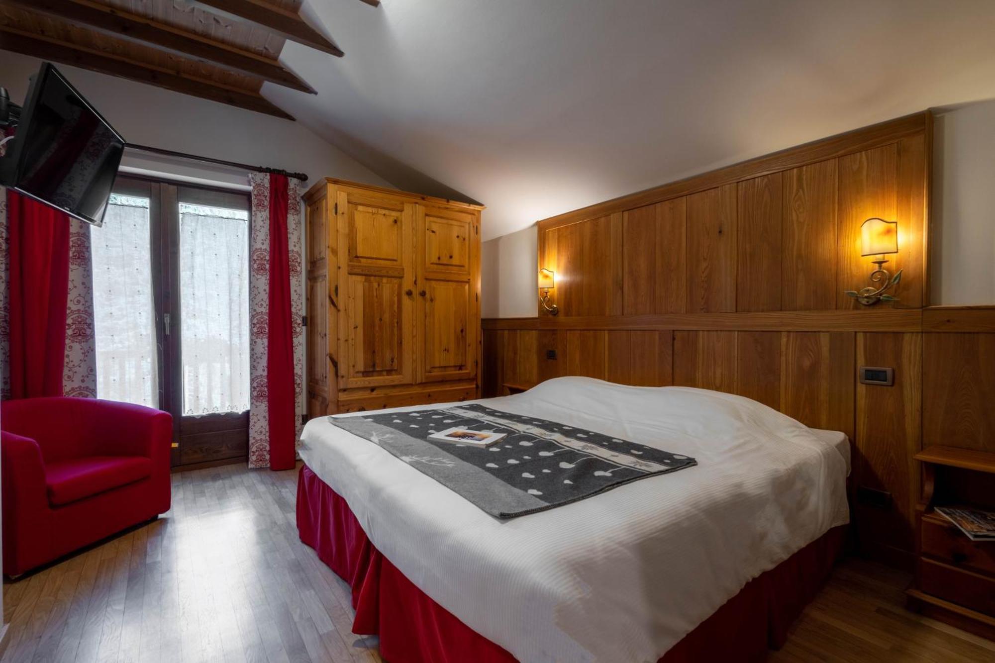 Alpine Forest Hotel تشامبولوك المظهر الخارجي الصورة