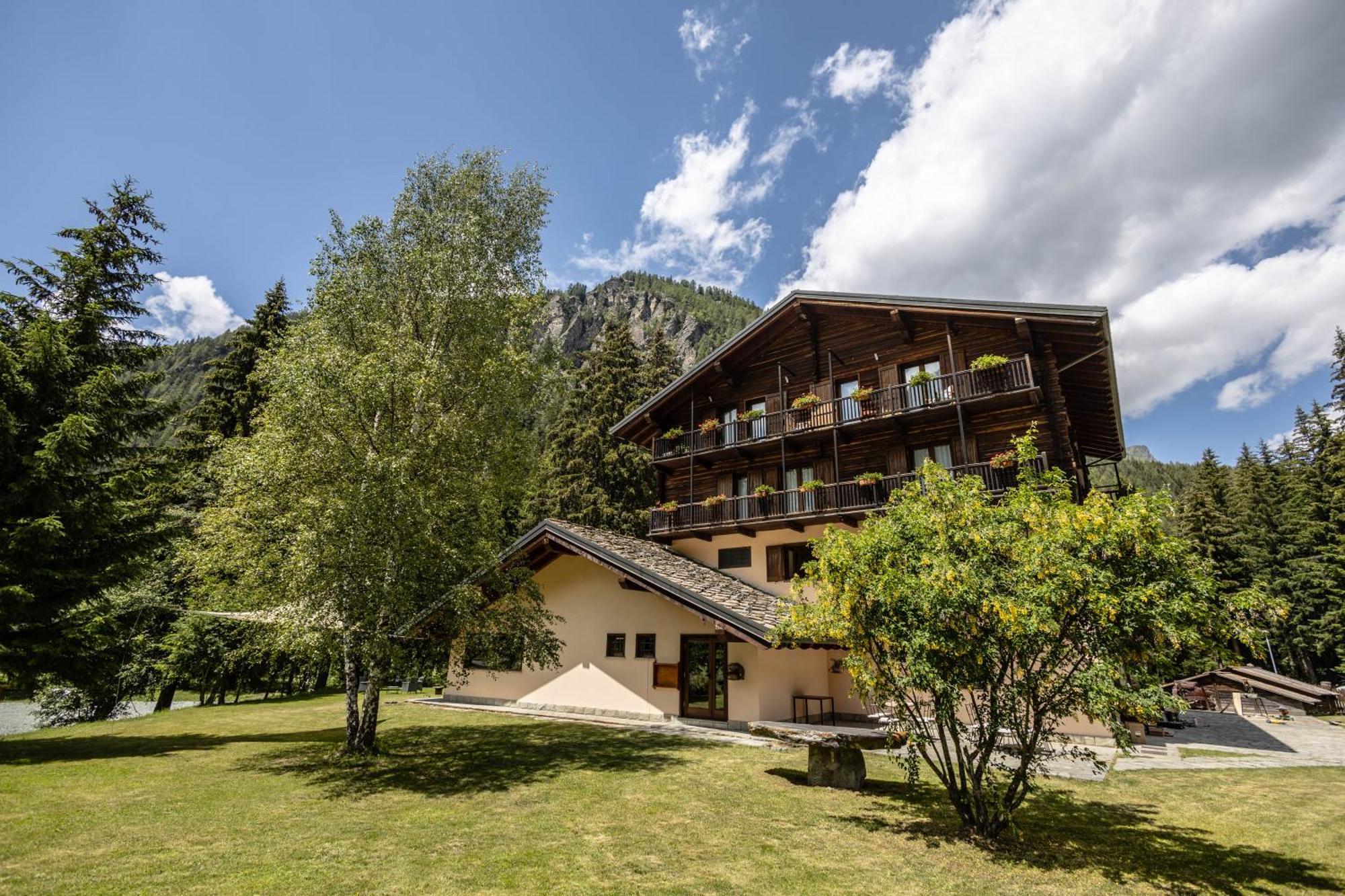 Alpine Forest Hotel تشامبولوك المظهر الخارجي الصورة