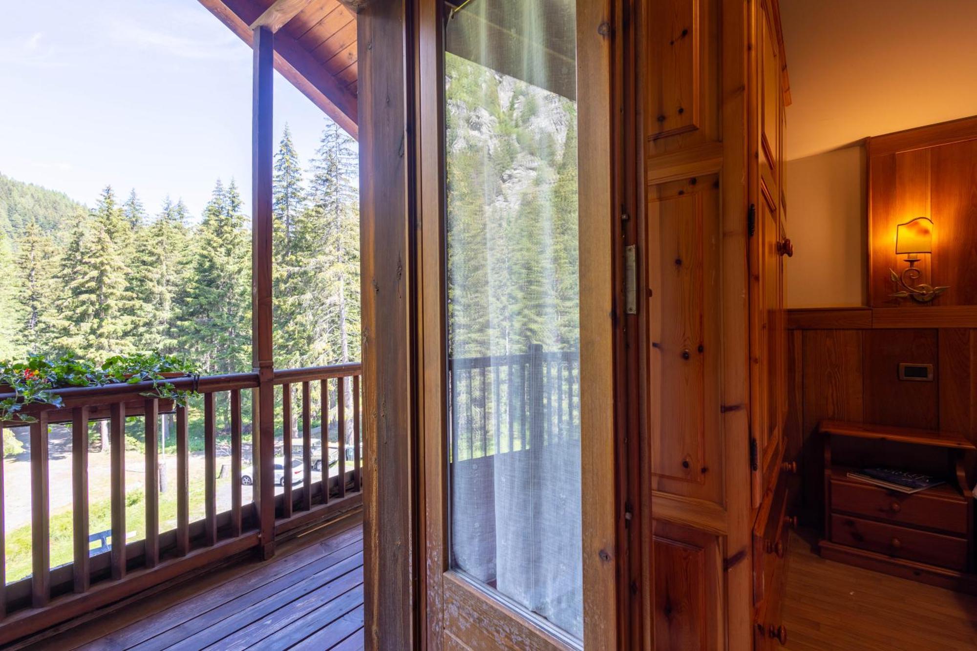 Alpine Forest Hotel تشامبولوك المظهر الخارجي الصورة